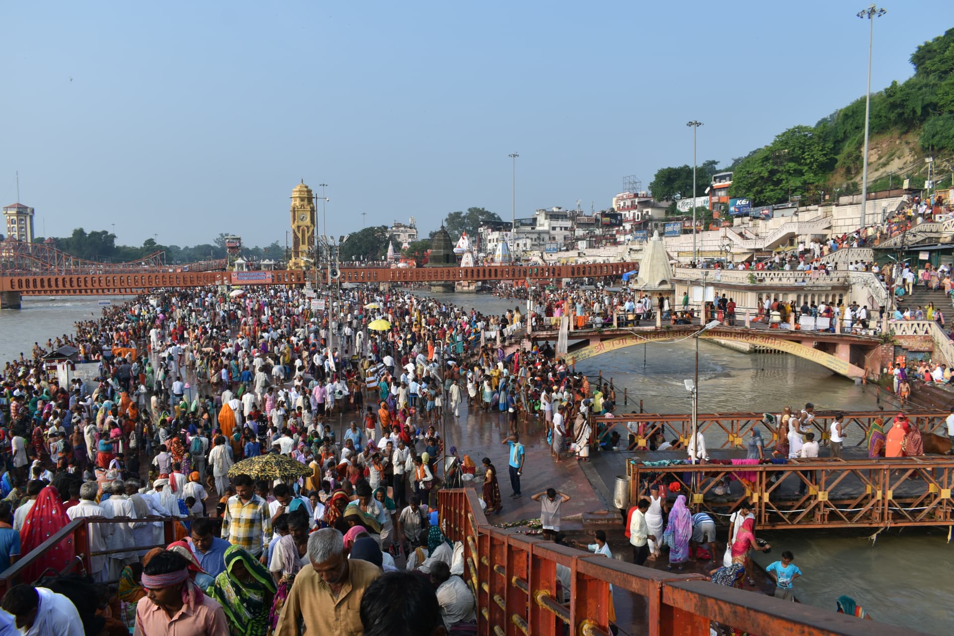 Crowds of devotees at the Har Ki Pauri ghats in Haridwar
